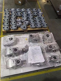半導(dǎo)體專用減速機，蝸輪減速機，蝸桿減速機，減速機廠家，芯片設(shè)備專用減速機，翻轉(zhuǎn)機構(gòu)減速機，定制款減速機2.jpg